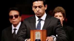 ¡CANTANTES SE CUELGAN DE LA MUERTE DE PARIENTES FAMOSOS! 3
