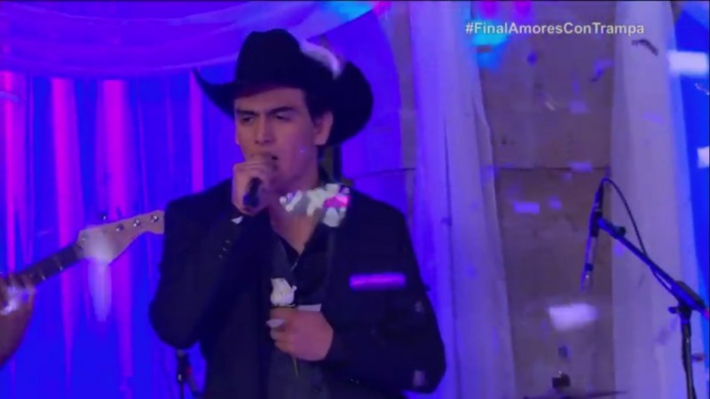 Julian Figueroa en Amores con Trampa2