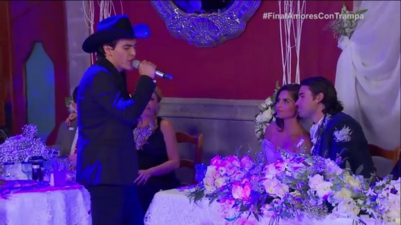 Julian Figueroa en Amores con Trampa3