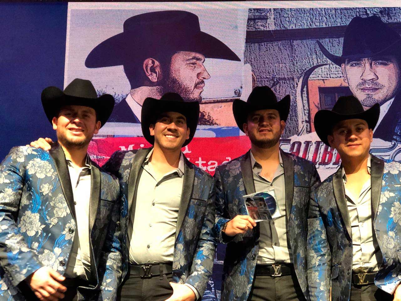 CALIBRE 50 PRESENTA SU “MITAD Y MITAD”