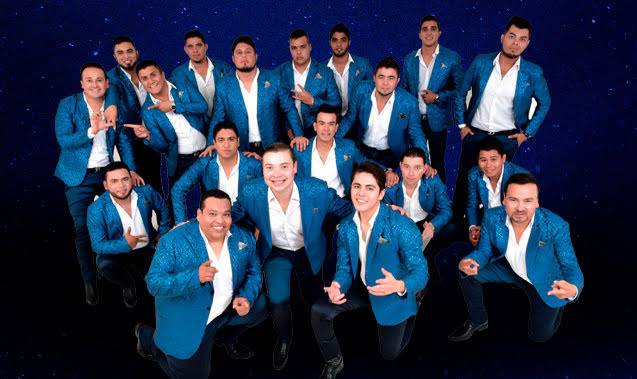 BANDA LOS SEBASTIANES RECIBE DISCO DE PLATINO