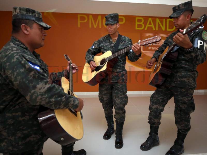 “A TRAVÉS DEL VASO” LLEGA HASTA HONDURAS 0