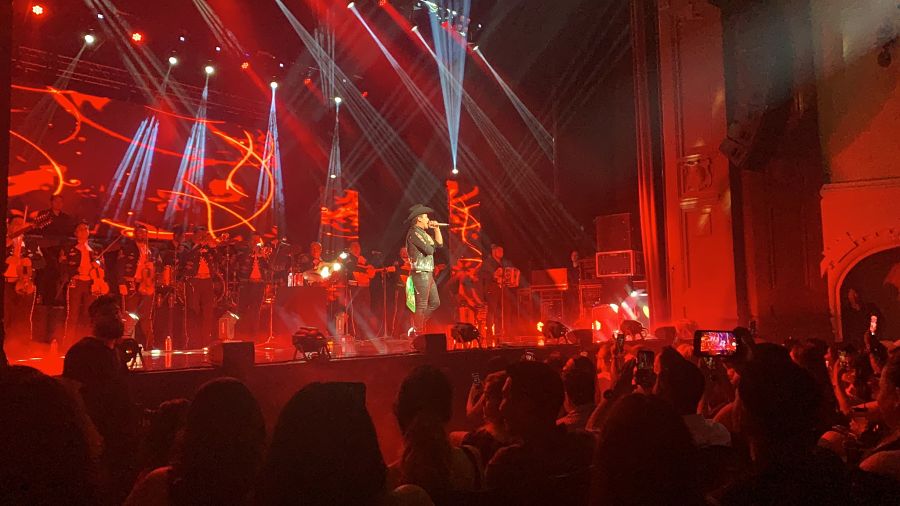 Christian Nodal regala una noche inolvidable a Seattle