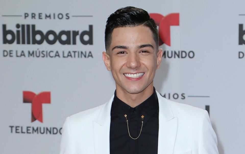 Luis Coronel cambia de profesión