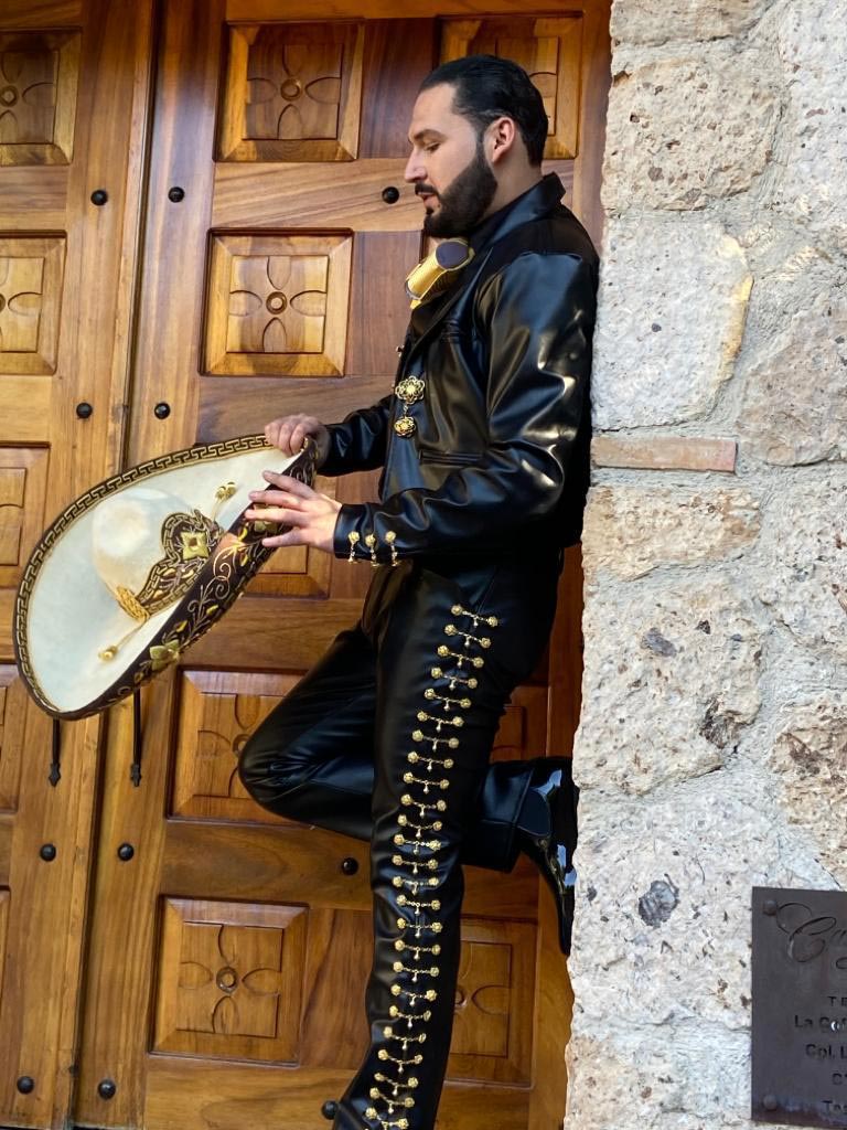 saul-el-jaguar-mariachi-3