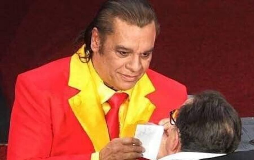 El día que Juan Gabriel homenajeó a Chespirito