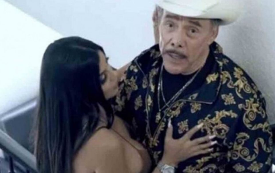 Cachan a Don Pedro Rivera con modelo buchona