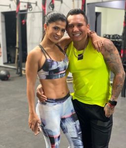 Las fotos más sexys de Edwin Luna y Kimberly Flores (galería) 4