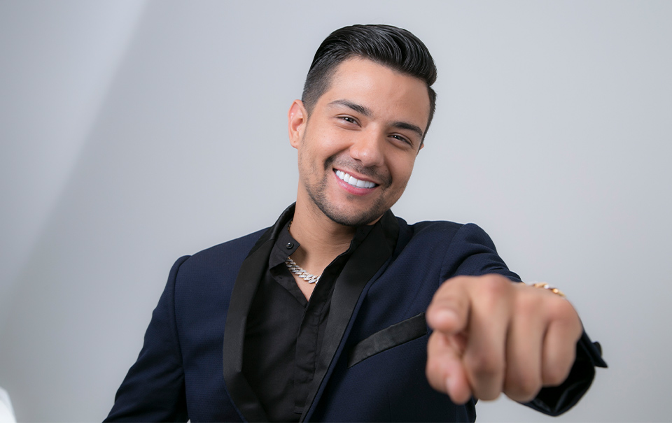 Luis Coronel está estrenando canción: “Sólo un poquito”