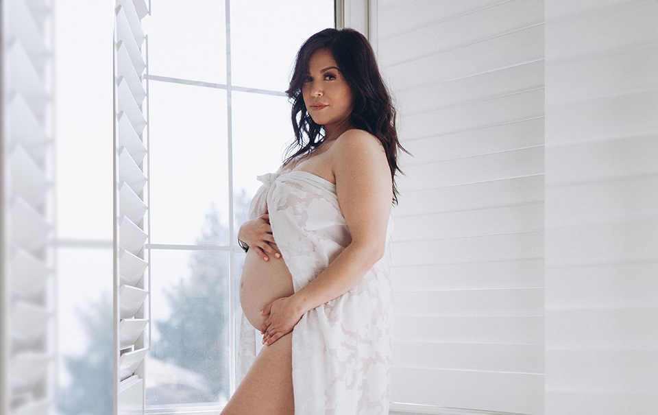 ¡La familia crece! Jacqie Rivera dio a luz a su cuarto hijo