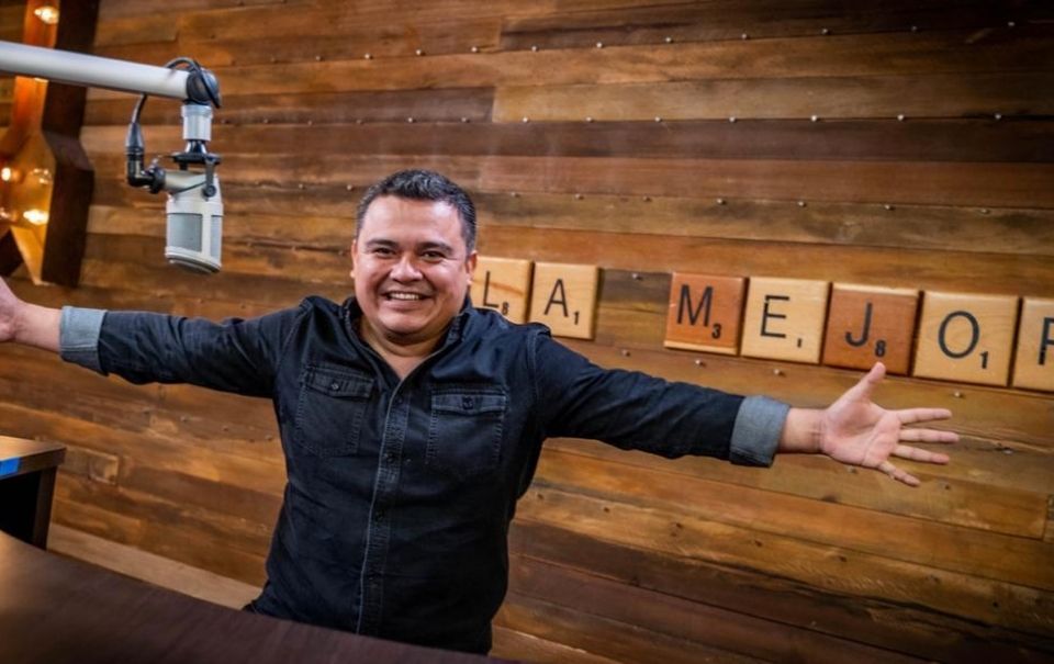 Andrés Salazar “El Topo” nos habla del inicio de la estación que está arrasando en la Ciudad de México