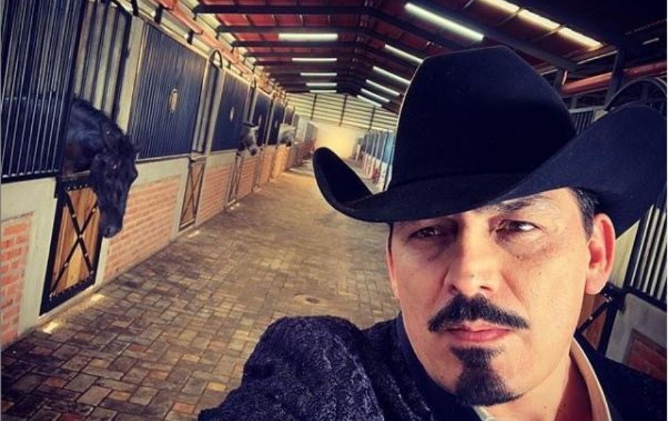 Balean la casa del hijo de Joan Sebastian