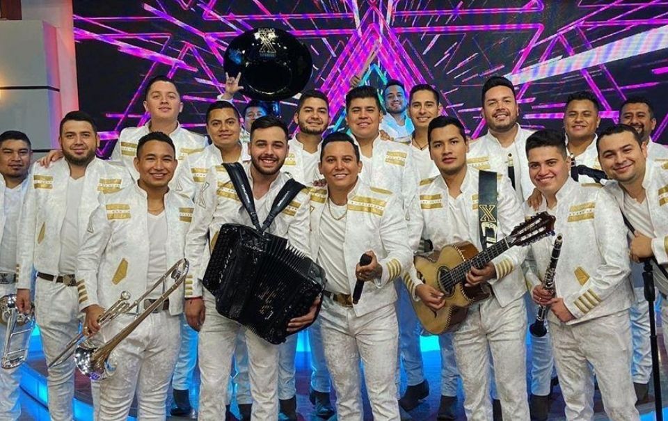 Edwin Luna y La Trakalosa de Monterrey llegan al número uno en la radio y Billboard