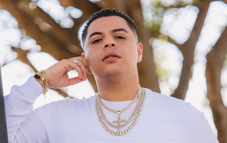 Eduin Caz (Grupo Firme) explota en redes contra sus haters