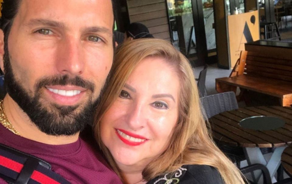 Poncho de Nigris está feliz con su mamá se reconciliaron