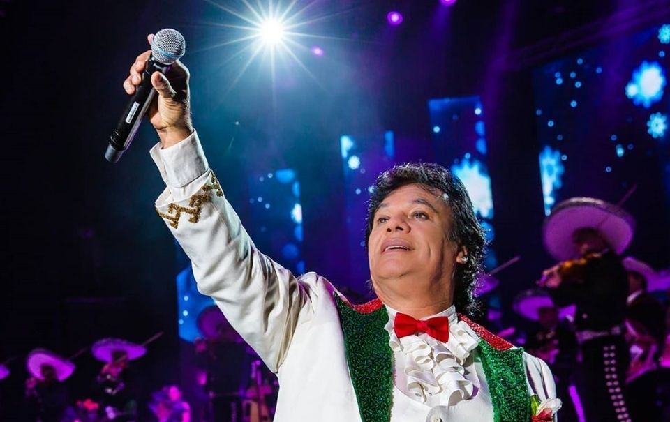 Harán película y documental en honor a Juan Gabriel