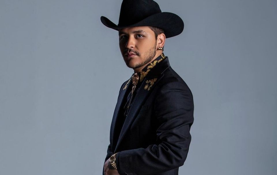 Christian Nodal dice que hizo un dueto modo leyenda