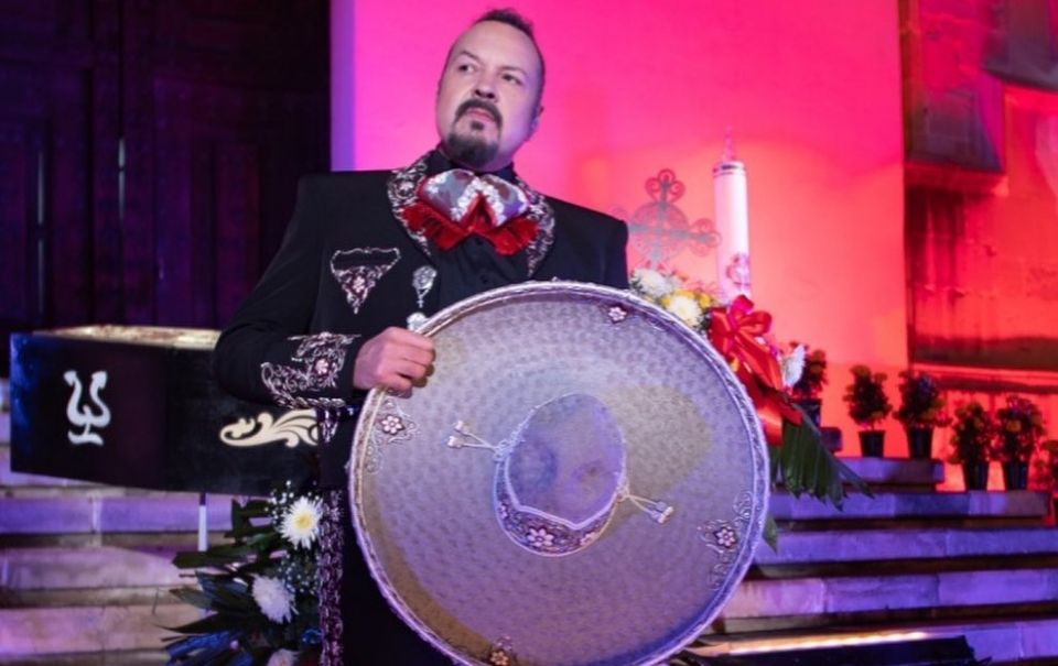 Pepe Aguilar cuenta cómo se hizo Mexicano hasta los huesos