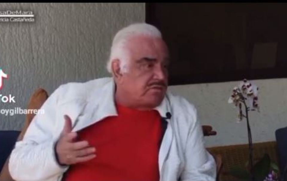 Vicente Fernández explica lo sucedido en el video viral con una fan