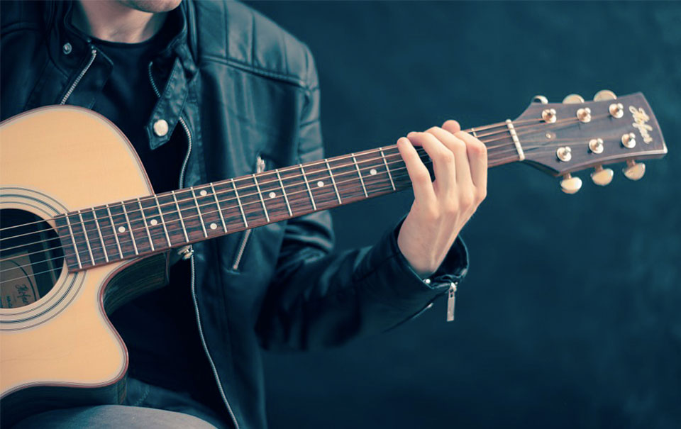 Amazon y CMN anuncian un canal para promover la música latina en Twitch