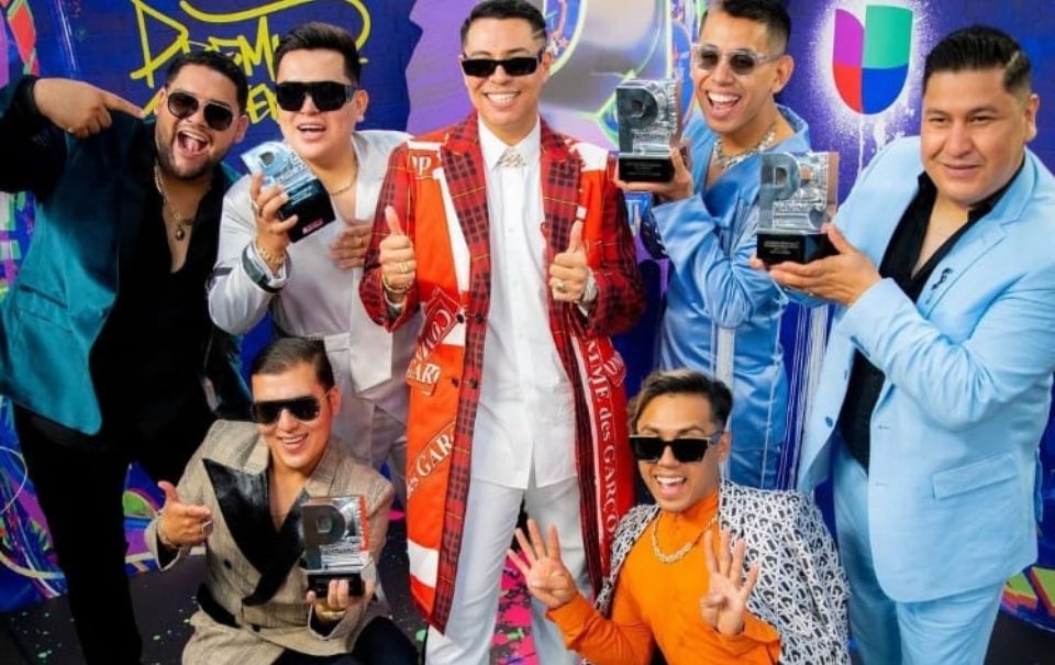 Grupo Firme arrasó en Premios Juventud al ganar todas sus nominaciones