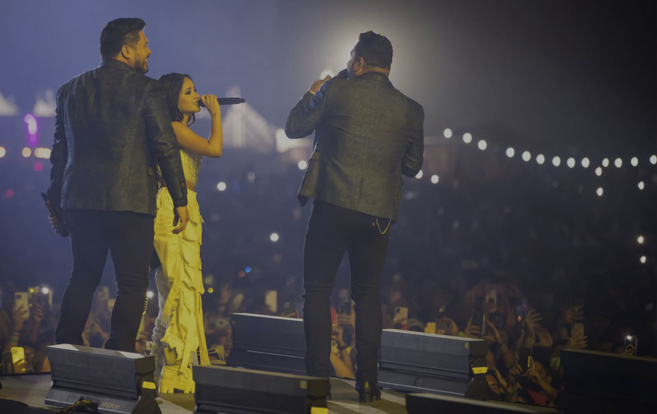 Banda MS y Becky G por primera vez juntos en un mismo escenario