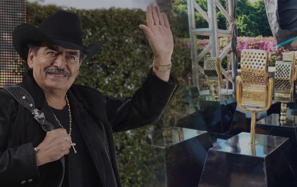 Joan Sebastian recibe “micrófono de oro” y homenaje póstumo