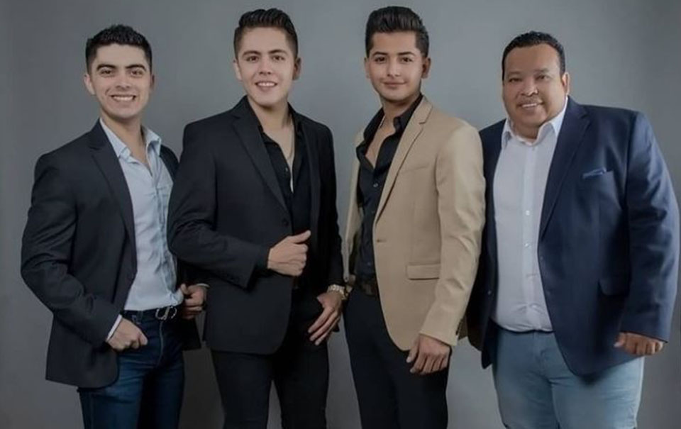 Banda Los Sebastianes y Neto Bernal unen sus “Mundos diferentes”