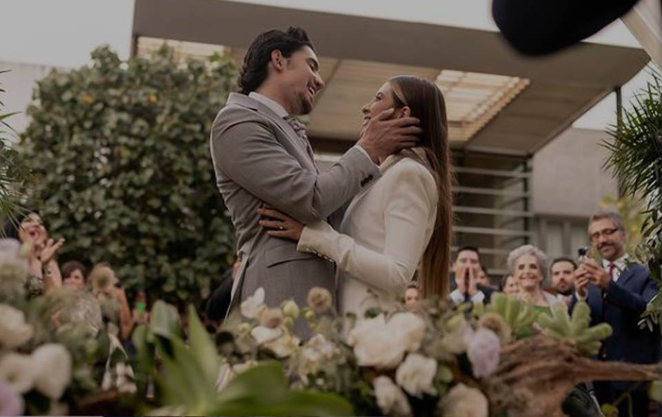 Alex Fernández y su esposa Alexia esperan su primer bebé 0