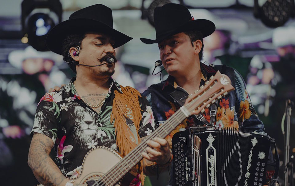 Los Dos Carnales dejan presentación a medias en Philadelphia