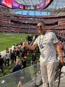 El Buki, Eiza González y los famosos fueron al Super Bowl 0