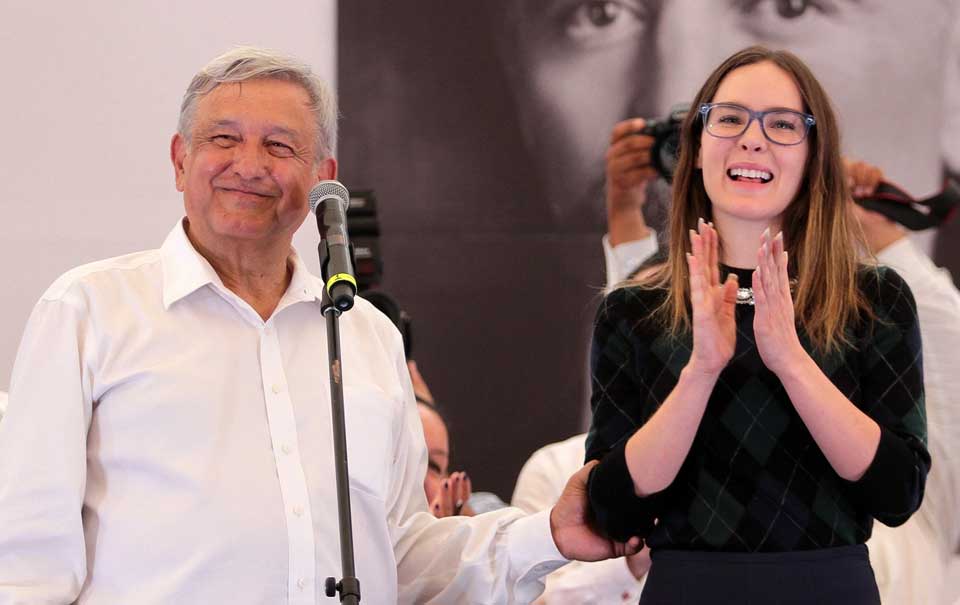 No vamos a irnos sobre Belinda: AMLO sobre la deuda con el SAT