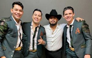 Nuevos vocalistas, Arrolladora Banda El Limón