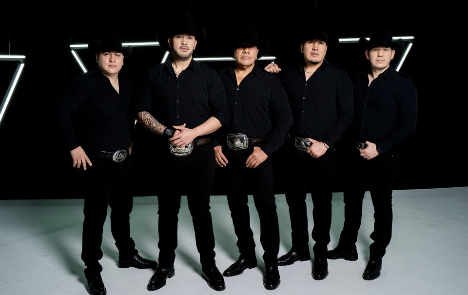 Bronco, Los Tigres del Norte, dueto