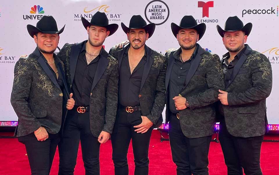 Así le fue a Calibre 50 en su primera presentación sin Edén Muñoz