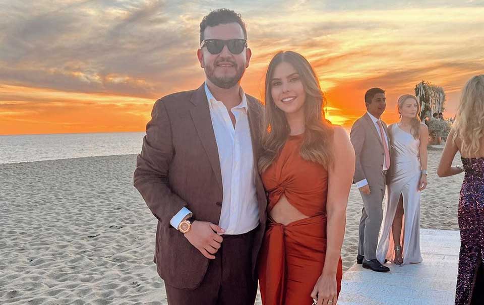 Edén Muñoz y su esposa Paloma Llanes festejan su aniversario de bodas