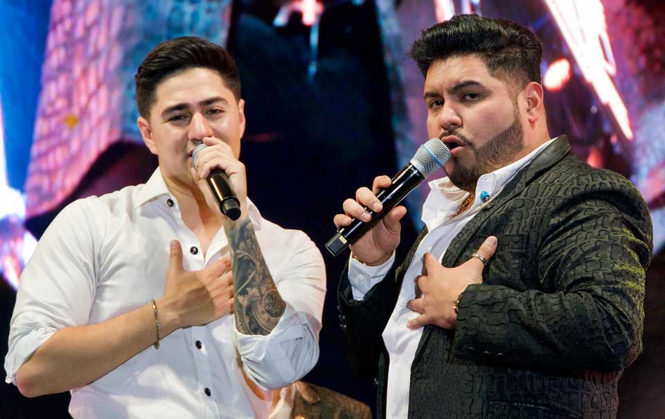 La Adictiva le da consejos a Tony Elizondo, nuevo vocalista de Calibre 50