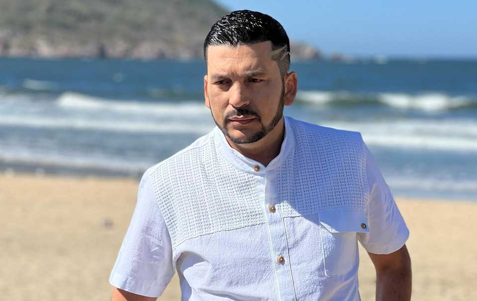 luis-angel-el-flaco-auto