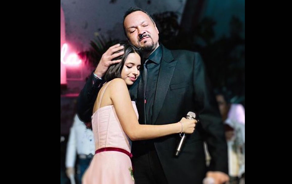 Muchas tarugadas: Pepe Aguilar responde a lo que vive Ángela Aguilar