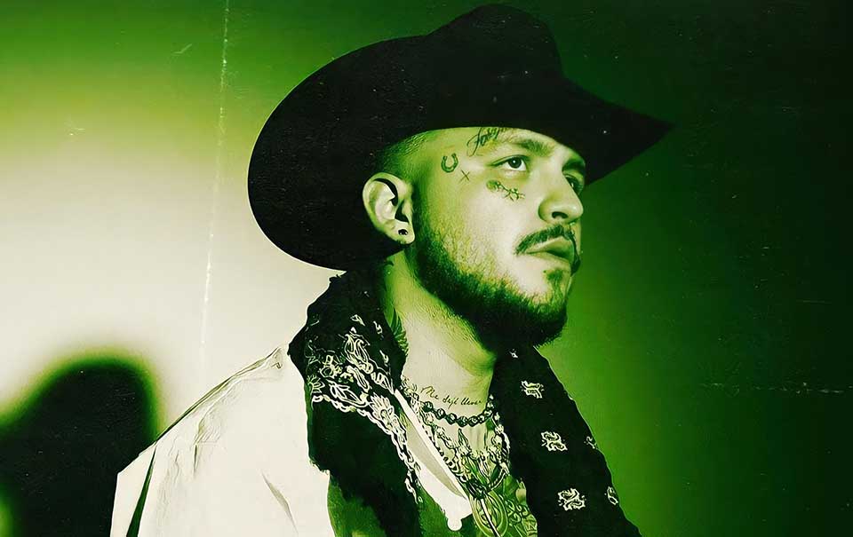 Christian Nodal impacta con nuevo look estilo J Balvin