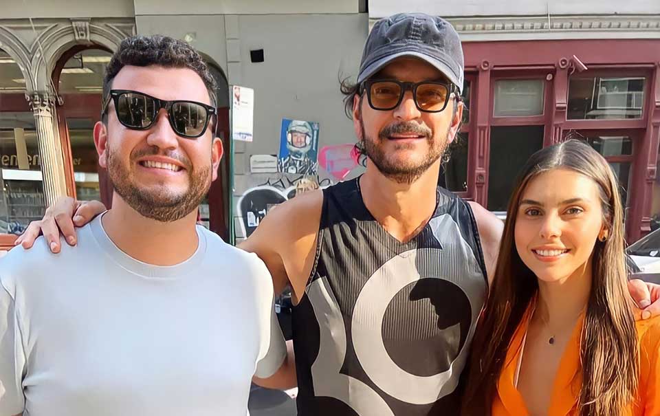 Edén Muñoz mueve mar y tierra por una foto con Arjona