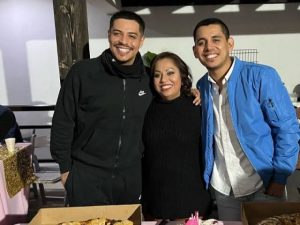 suegras, madres, cantantes favoritos, eduin caz, jhonny caz, mamá