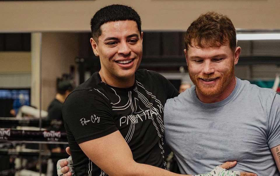 Eduin Caz entrena con "El Canelo"