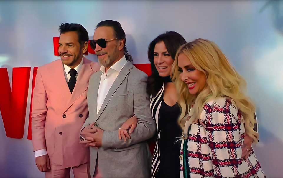 Marco Antonio Solís sorprende a Eugenio Derbez en el estreno de su película