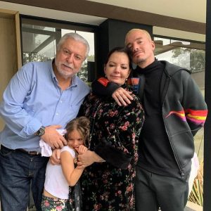 suegras, madres, cantantes favoritos, J Balvin, mamá