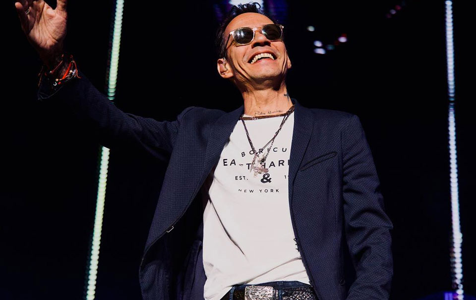 Marc Anthony sufre terrible accidente previo a un concierto, el público le reclama