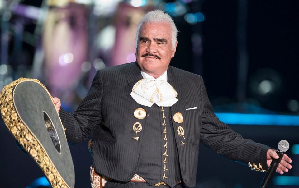 Vicente Fernández, amante