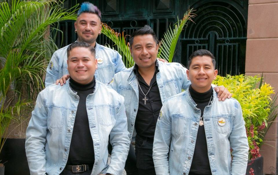banda-tierra-mojada-en-times-square