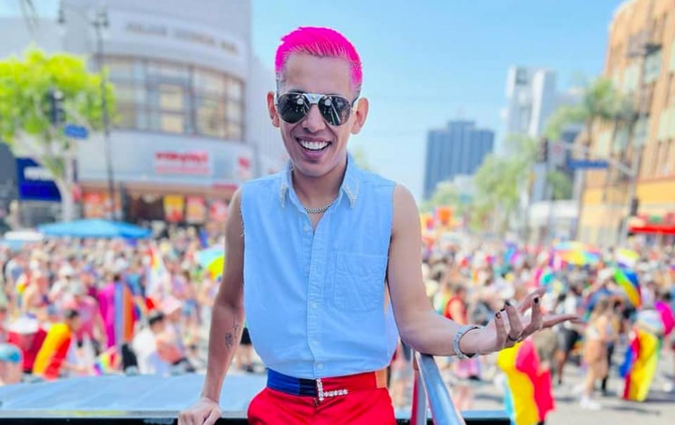Jhonny Caz participa en el festival Pride Parade de California