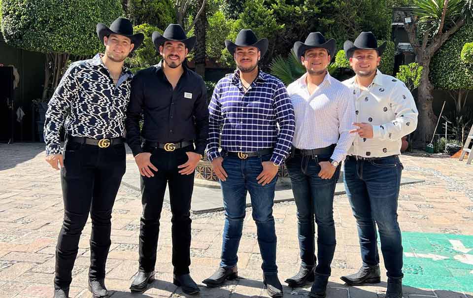 Alex Gaxiola de Calibre 50 se somete a cirugía y Edén Muñoz le manda mensaje